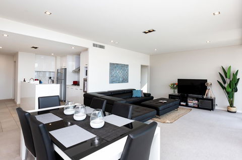 Brand New Executive Apartment - Accommodation Burleigh 0