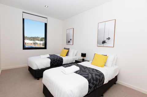 Brand New Executive Apartment - Accommodation Burleigh 14