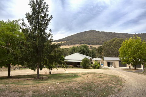 Pound Creek Gallery - Accommodation Burleigh 24
