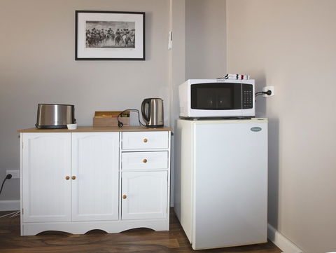 Pound Creek Gallery - Accommodation Burleigh 11