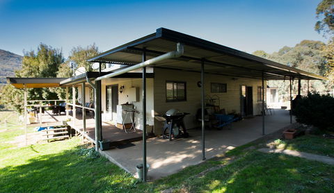 Pound Creek Gallery - Accommodation Burleigh 4