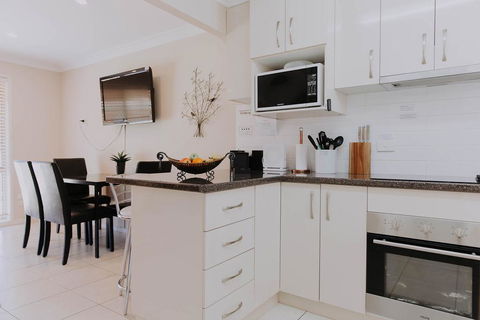 Central Wagga Self Catering Apartment - Accommodation Burleigh 8