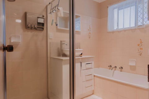 Central Wagga Self Catering Apartment - Accommodation Burleigh 11