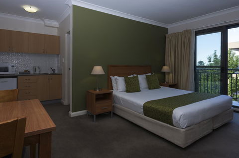Leisure Inn Spires - Accommodation Burleigh 4