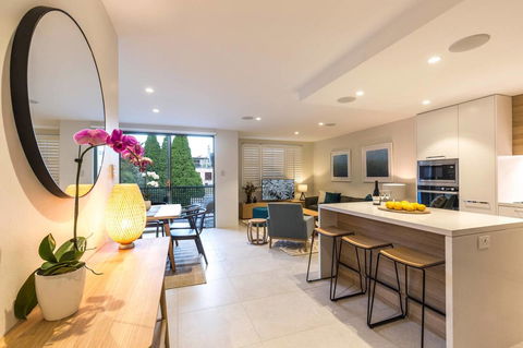 Nobbs Â· Executive 2 Storey Sydney Apartment With Pool - Accommodation Burleigh 4
