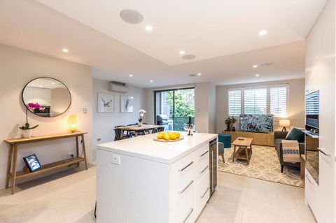 Nobbs Â· Executive 2 Storey Sydney Apartment With Pool - Accommodation Burleigh 2