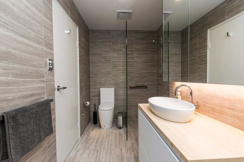 Nobbs Â· Executive 2 Storey Sydney Apartment With Pool - Accommodation Burleigh 9