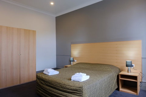 Royal Exhibition Hotel - Accommodation Burleigh 14