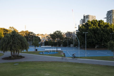 Royal Exhibition Hotel - Accommodation Burleigh 27