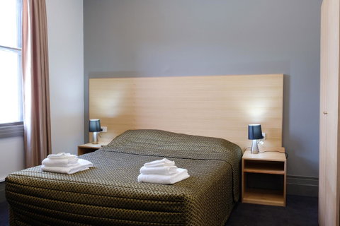 Royal Exhibition Hotel - Accommodation Burleigh 18