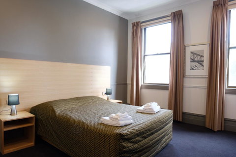 Royal Exhibition Hotel - Accommodation Burleigh 15