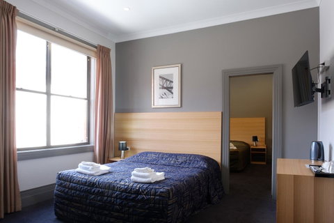 Royal Exhibition Hotel - Accommodation Burleigh 17
