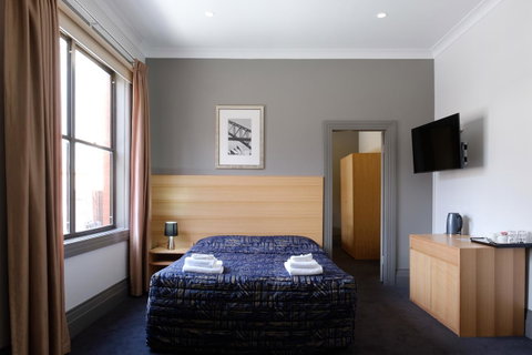 Royal Exhibition Hotel - Accommodation Burleigh 0