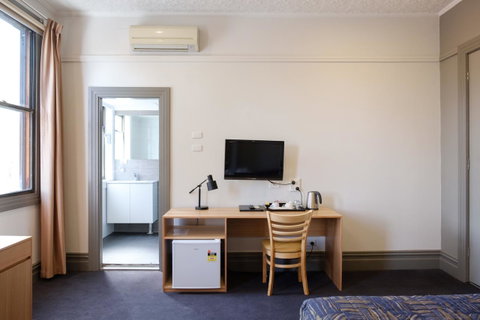 Royal Exhibition Hotel - Accommodation Burleigh 11