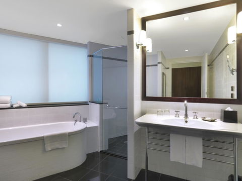 Amora Hotel Jamison Sydney - Accommodation Burleigh 36