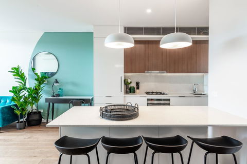 Large Light Luxe 3BDR 2BA Free Parking - Walk To Sydney Uni And RPA - Accommodation Burleigh 5