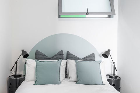 Large Light Luxe 3BDR 2BA Free Parking - Walk To Sydney Uni And RPA - Accommodation Burleigh 10