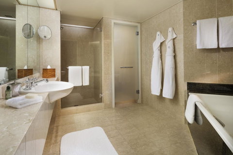 Four Seasons Hotel Sydney - Accommodation Burleigh 42
