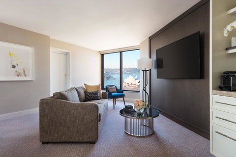 Four Seasons Hotel Sydney - Accommodation Burleigh 1