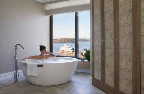 Four Seasons Hotel Sydney - Accommodation Burleigh 35