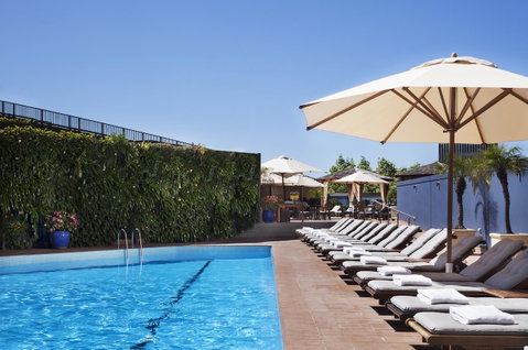 Four Seasons Hotel Sydney - Accommodation Burleigh 38