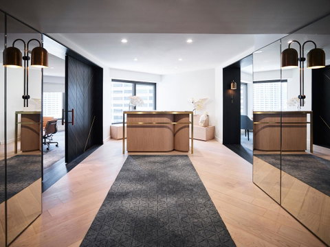 Four Seasons Hotel Sydney - Accommodation Burleigh 44
