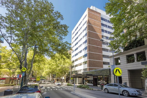 Macleay Hotel - Accommodation Burleigh 1