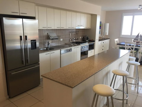 Grandview Apartments - Accommodation Burleigh 2