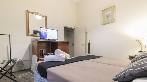 Woolbrokers Hotel - Accommodation Burleigh 32