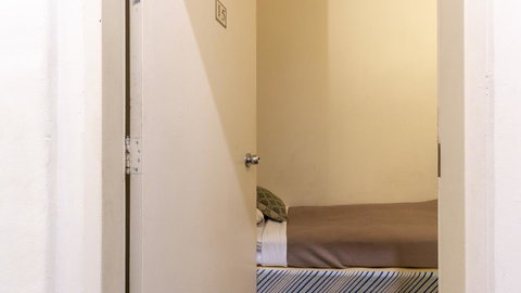 Woolbrokers Hotel - Accommodation Burleigh 24