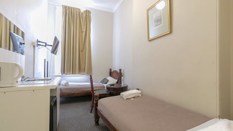 Woolbrokers Hotel - Accommodation Burleigh 21