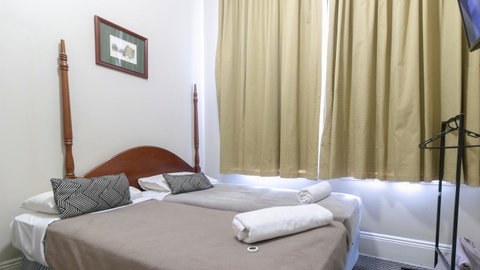 Woolbrokers Hotel - Accommodation Burleigh 43