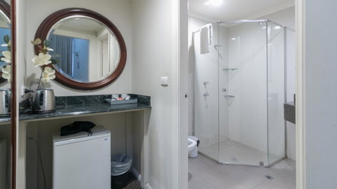 Woolbrokers Hotel - Accommodation Burleigh 38