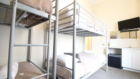 Woolbrokers Hotel - Accommodation Burleigh 1