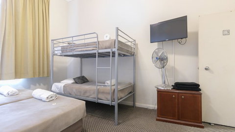 Woolbrokers Hotel - Accommodation Burleigh 15