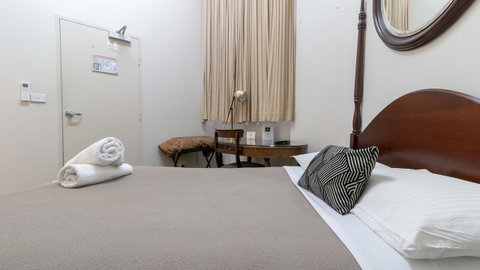 Woolbrokers Hotel - Accommodation Burleigh 36