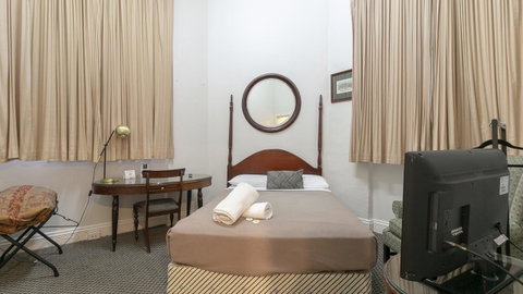 Woolbrokers Hotel - Accommodation Burleigh 39