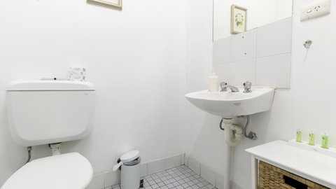 Woolbrokers Hotel - Accommodation Burleigh 30