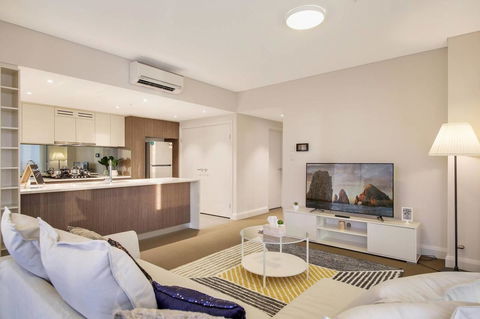 Stunning Sunset Water View 2BEDs On High Rises - Accommodation Burleigh 1