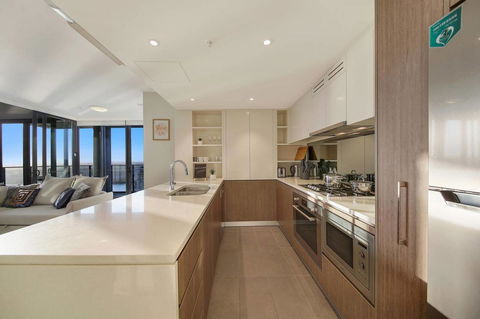 Stunning Sunset Water View 2BEDs On High Rises - Accommodation Burleigh 11