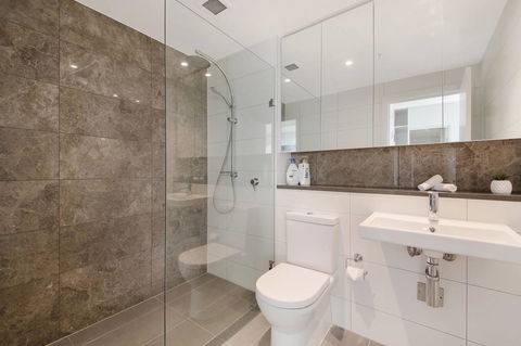 Stunning Sunset Water View 2BEDs On High Rises - Accommodation Burleigh 14