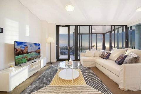 Stunning Sunset Water View 2BEDs On High Rises - Accommodation Burleigh 5