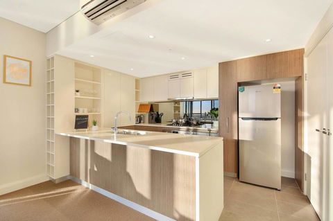Stunning Sunset Water View 2BEDs On High Rises - Accommodation Burleigh 8