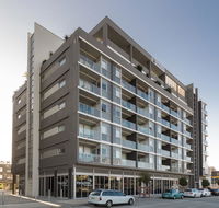 Honeysuckle Executive Apartments - Accommodation Burleigh