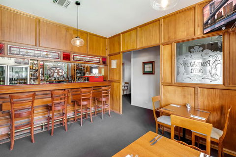 Prince Of Wales Hotel - Accommodation Burleigh 25