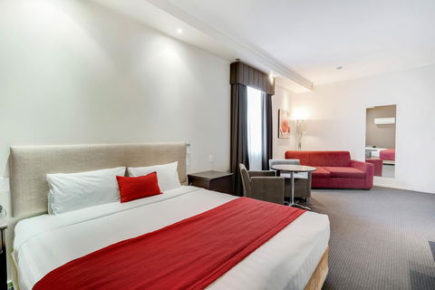 Prince Of Wales Hotel - Accommodation Burleigh 0