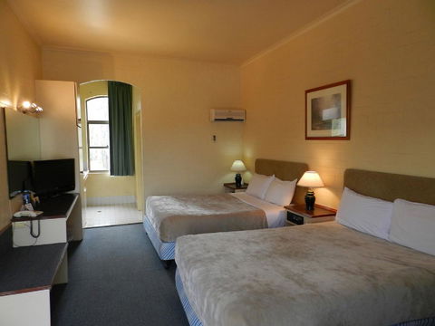 Prince Of Wales Hotel - Accommodation Burleigh 3