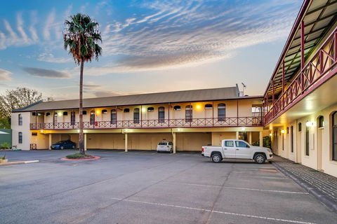 Prince Of Wales Hotel - Accommodation Burleigh 10