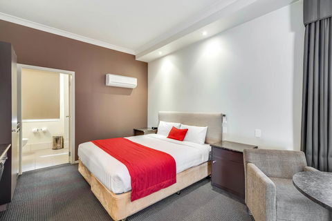 Prince Of Wales Hotel - Accommodation Burleigh 33