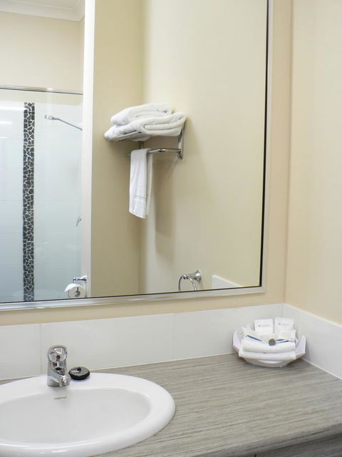 Prince Of Wales Hotel - Accommodation Burleigh 43